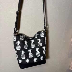 Stylish Black and White Pineapple Print Bag Counch Couture